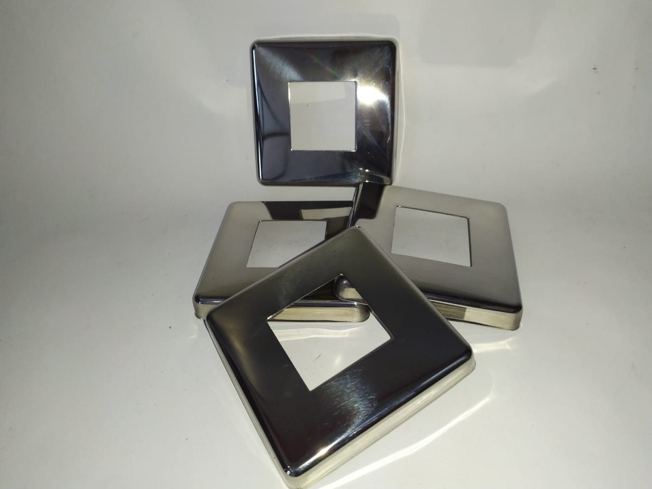 CANOPLA QUADRADA 40X40